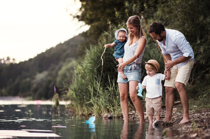 A happy family at the lake